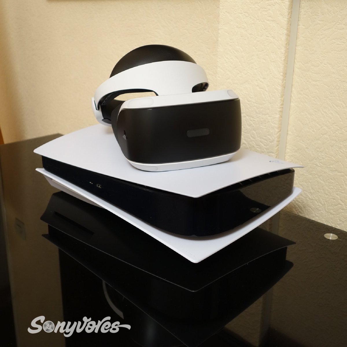 Sonyvores's tweet photo. Adaptateur de la #Playstationcamera reçu, on va tester le #PSVR avec la #ps5 ce soir 😀
https://t.co/C2pvUcisve https://t.co/GsZiHeQc5R