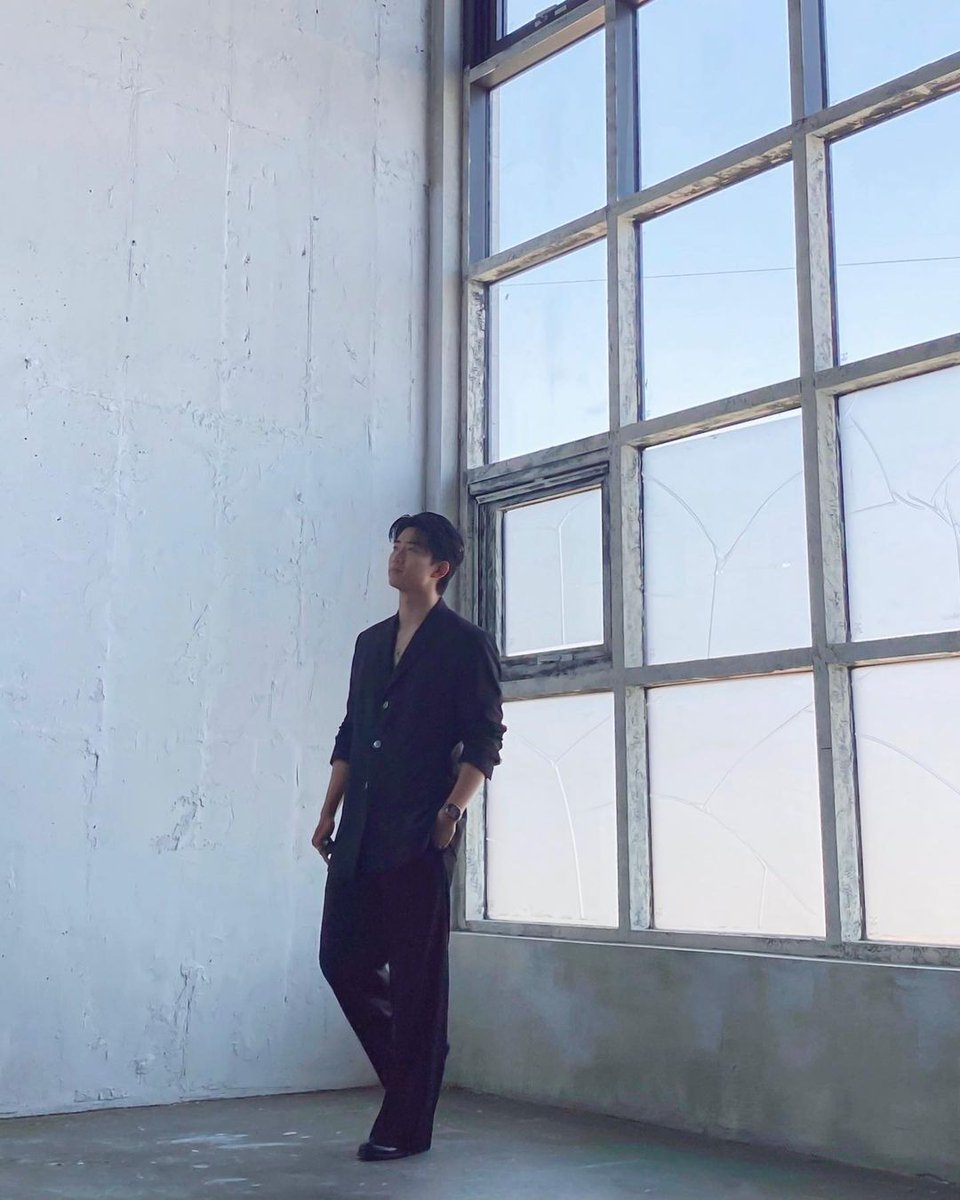 taecyeonbrasil's tweet photo. ๐ท 20.11.20 - Atualizaรงรฃo da eyecontaec no Instagram
"Modelo profissional de plantรฃoโจ
โ
#OKTAECYEON #BehindTheCut #Rado
#LookingAt #TheThrillingVisual #GiveYouAGreatWeekendHoney๐ฏ๐" https://t.co/IMJRAfs6lr
