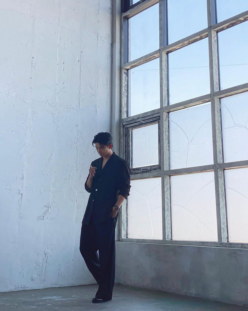 taecyeonbrasil's tweet photo. ๐ท 20.11.20 - Atualizaรงรฃo da eyecontaec no Instagram
"Modelo profissional de plantรฃoโจ
โ
#OKTAECYEON #BehindTheCut #Rado
#LookingAt #TheThrillingVisual #GiveYouAGreatWeekendHoney๐ฏ๐" https://t.co/IMJRAfs6lr