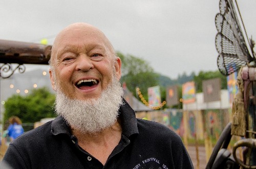 TheGlastoThingy's tweet photo. @caitlinmoran And here comes Summer Santa... https://t.co/2Whgd5o4yp