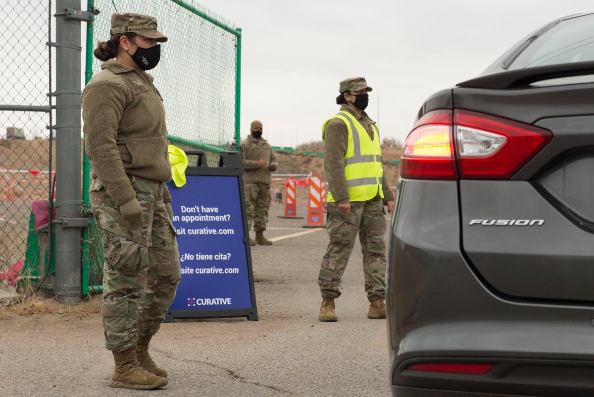 150SOW's tweet photo. The New Mexico National Guard Joint Task Force work together in support of the community by directing traffic at an Albuquerque COVID-19 testing site. @150SOW @AirNatlGuard @NMNationalGuard https://t.co/oybewECOkJ