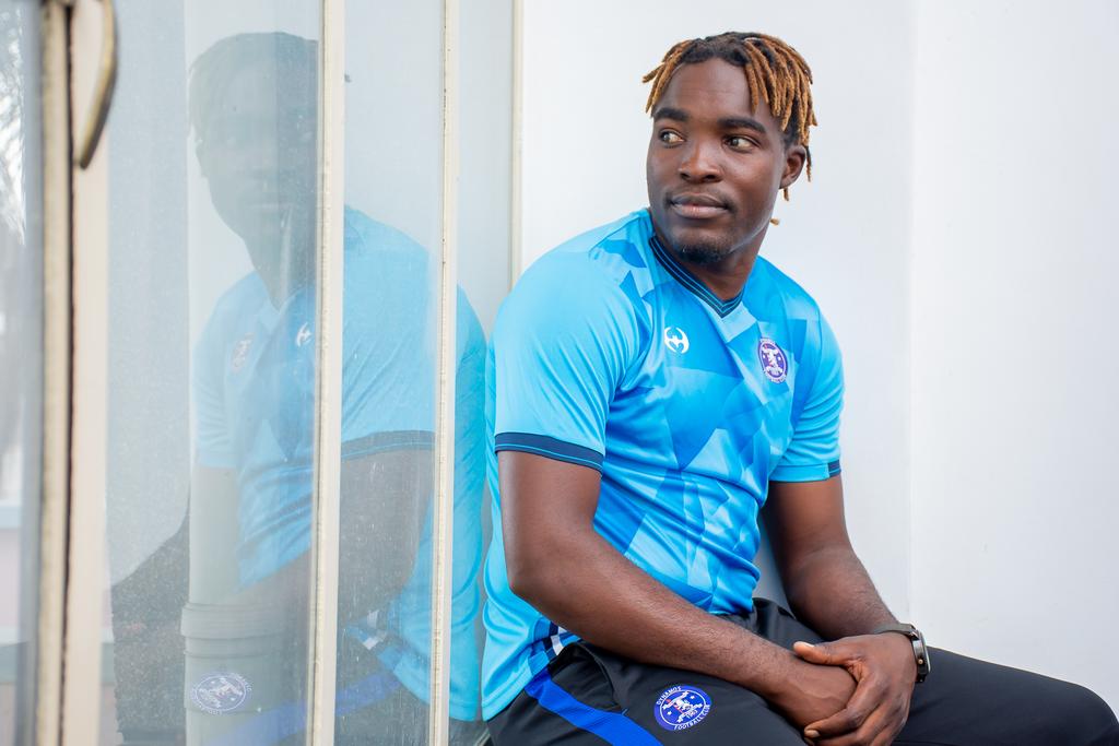 Goalkeeper Munyaradzi Diya,  wearing our new warm up kit.
#Chazunguza #Dembarebhora💙 #OTBLooks