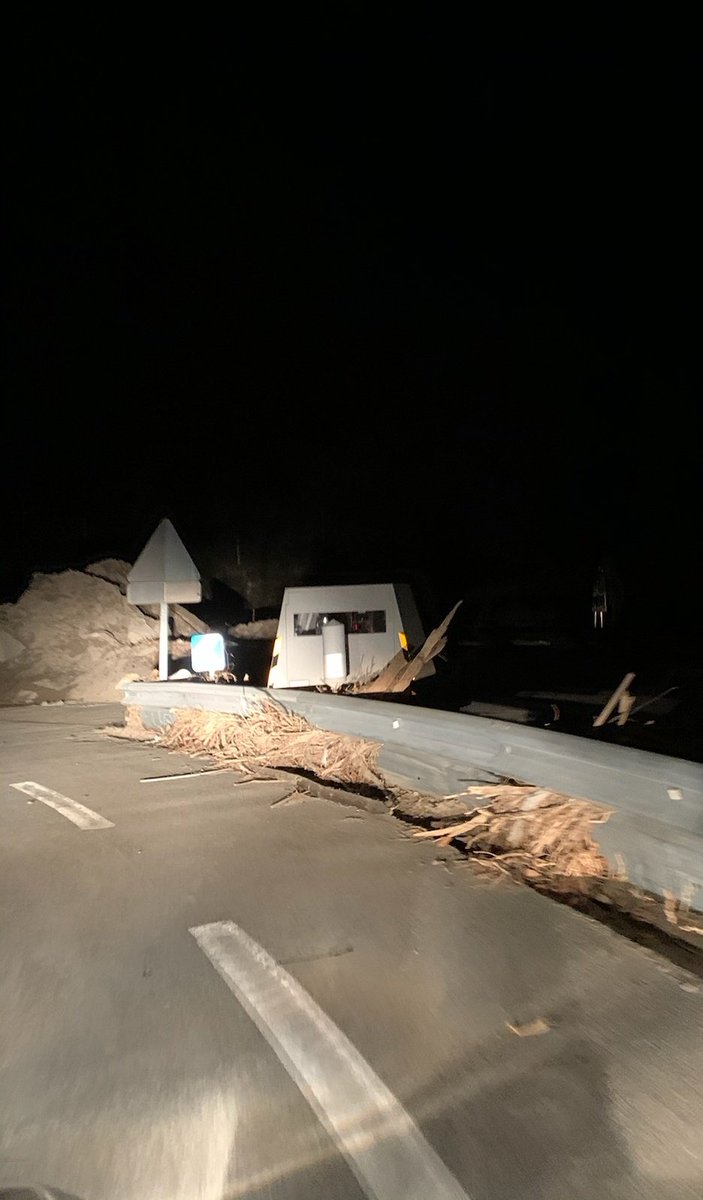 lblache's tweet photo. Sur cette "piste" entre #Fontan et #Tende, on a retrouvé un "survivant" de la #TempeteAlex #Alex06, qui fait rire jaune les habitants de la Roya sur les réseaux sociaux : le radar mobile "Alice", comme ils le surnomment, est toujours là. https://t.co/z6Asa3pSQw
