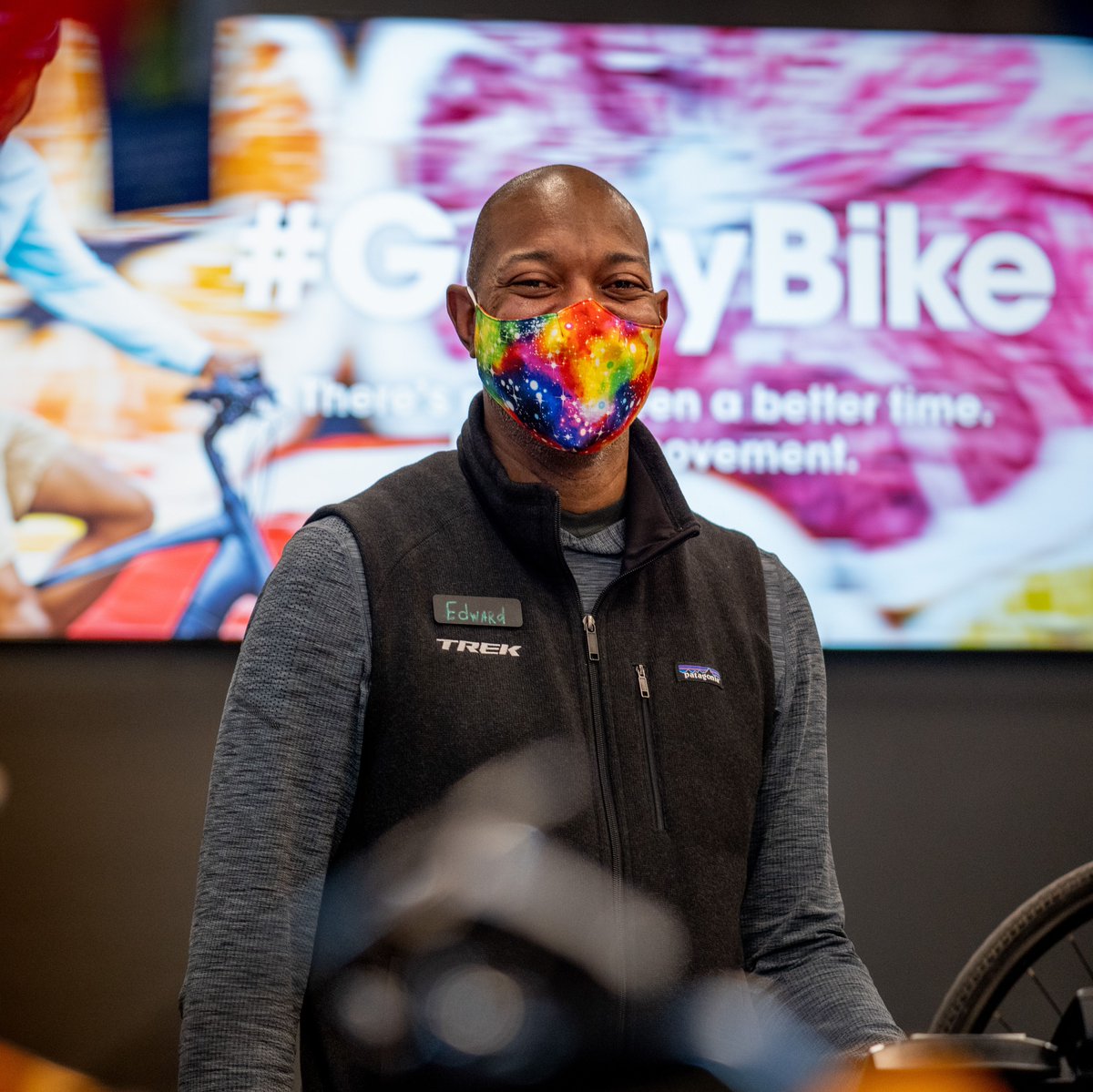 TrekBikes's tweet photo. We made Fortune Magazine's Best Workplaces in Retail list!🏆 That's an award we're proud to hang our helmet on! Read the full story ➡️ https://t.co/pKPW1E0mjb https://t.co/ekVM5Sb2xj