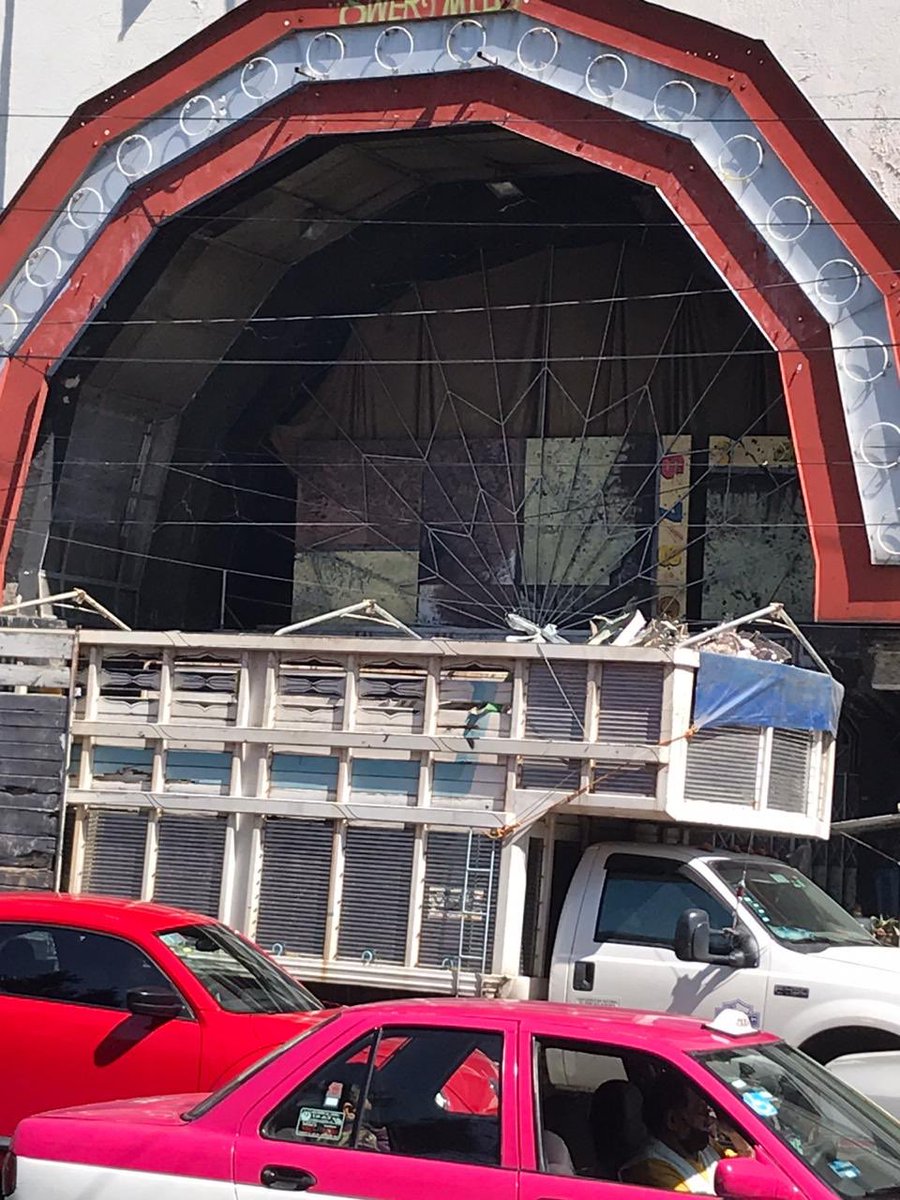 sergiotuitea's tweet photo. 🚨¡ATENCIÓN! Jefa de gobierno @Claudiashein @GobCDMX @SuarezdelReal1 @vromog @AlcaldiaMHmx
URGE su intervención inmediata para evitar la destrucción ILEGAL del interior del #EdificioErmita catalogado patrimonio artístico de la CDMX.
@PAOTmx acudió pero no se le permitió acceder. https://t.co/DUUzg7bKXE