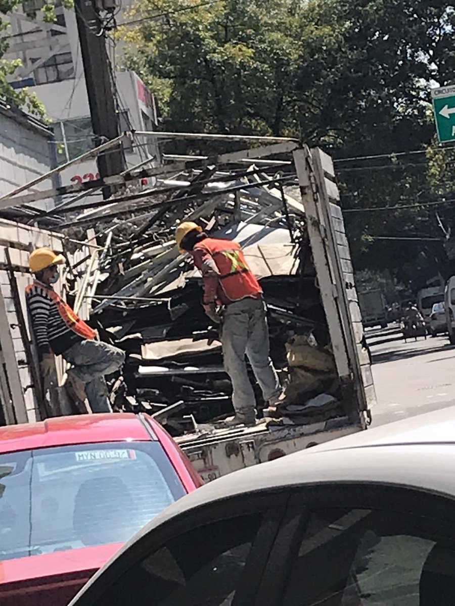 sergiotuitea's tweet photo. 🚨¡ATENCIÓN! Jefa de gobierno @Claudiashein @GobCDMX @SuarezdelReal1 @vromog @AlcaldiaMHmx
URGE su intervención inmediata para evitar la destrucción ILEGAL del interior del #EdificioErmita catalogado patrimonio artístico de la CDMX.
@PAOTmx acudió pero no se le permitió acceder. https://t.co/DUUzg7bKXE