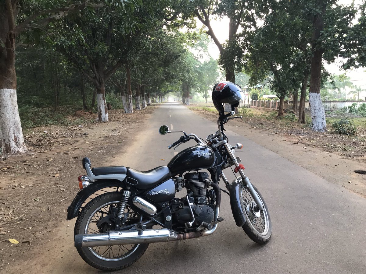 SurajitTweet's tweet image. The road to #Kapilas is always beautiful but due to #COVID19 the temple was closed. They didn’t even allow to ride the hill. Reason they said, people come to the place seeing the pictures 🤦🏻‍♂️🤷🏻‍♂️
