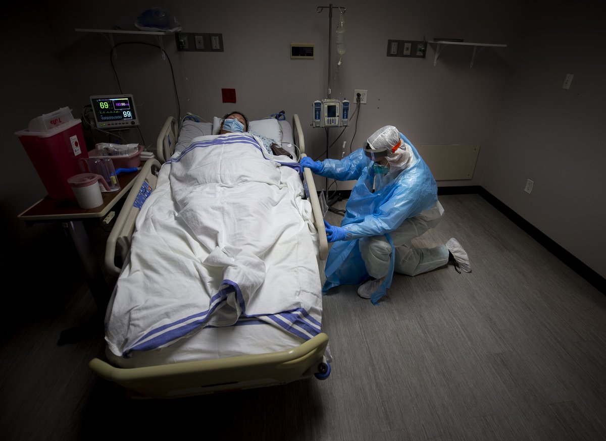 raygrigs2016's tweet photo. While @realDonaldTrump is playing golf. Our Dr.s are hard at work fighting this #COVID19 virus. You still have a job to do Mr. President. #BeAPresident #GetBackToWork !!! https://t.co/ABmWxDXBis