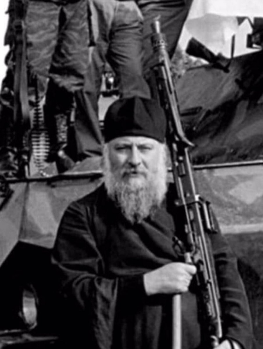 SabineValentic's tweet photo. @IkiPodunavac @recina790 neka te spodobe sa tim tekstom pupovac stavi kao naslonicu svojih #novossti 👍 a gledajte tog #irinej ⬇️sa zoljom 💀 tko zna koliko Hrvata i nesrba je ubio https://t.co/VPixZgLgpa
