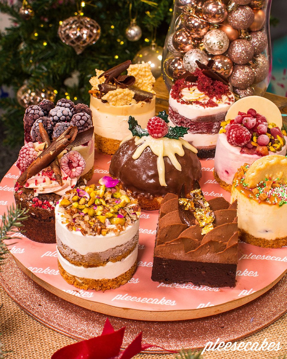 pleesecakesuk's tweet photo. Spot the new kids on the block 👀 Our Christmas Luxury Bundle includes all of our spectacular minis PLUS the NEW @deliveroo EXCLUSIVE Christmas flavours - Carrot Cake and Cherry Chocolate Red Velvet 🥕🍒 

#pleesecakes #pleesecakesnotcheesecakes #pleesecakeschristmas #christmas https://t.co/PgSzidIwlX