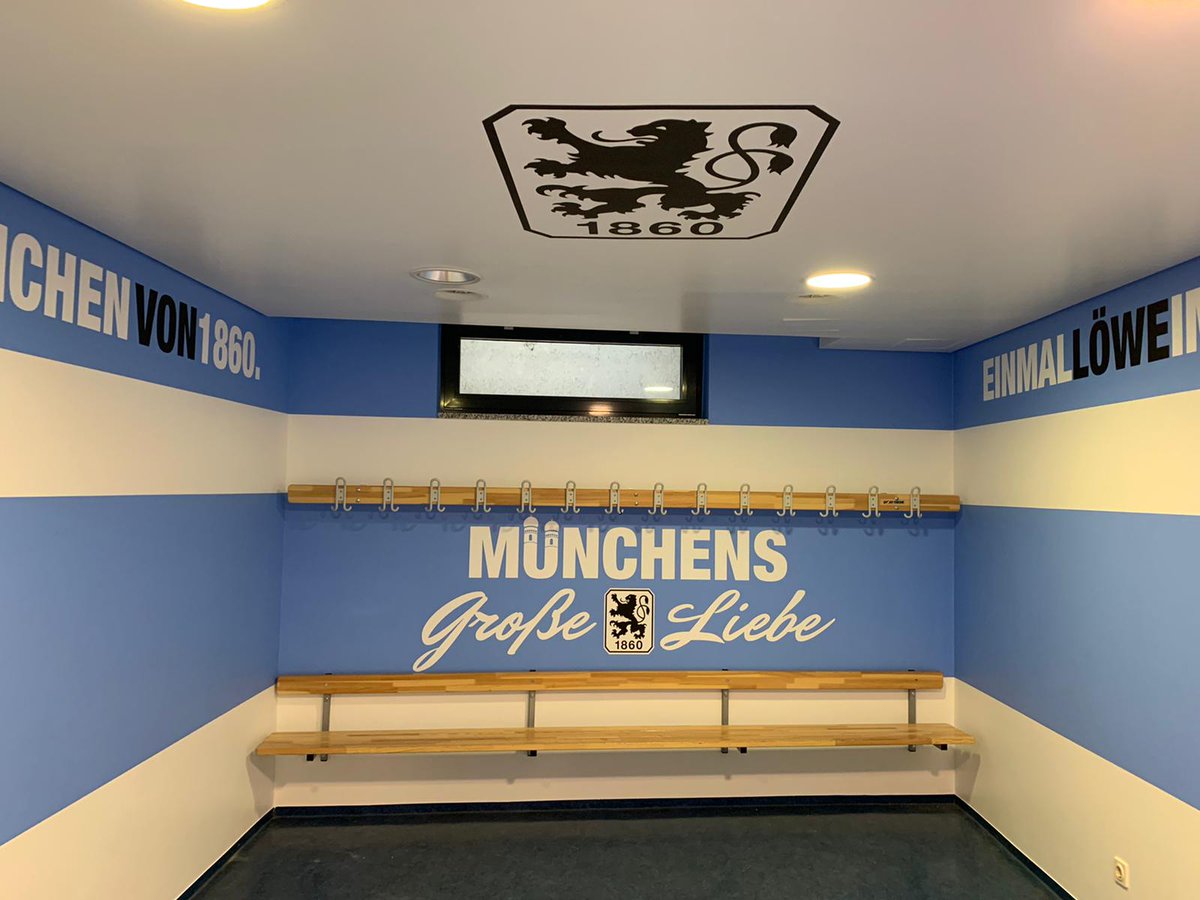 1860futsal's tweet photo. Vielen Dank Christian Dierl für dein Engagement!

Wir hoffen du bleibst du uns auch die nächsten Jahrzehnten erhalten! 🦁👍💪

#1860futsal #futsallöwen #malerdierl https://t.co/Qmo7HhPbUs