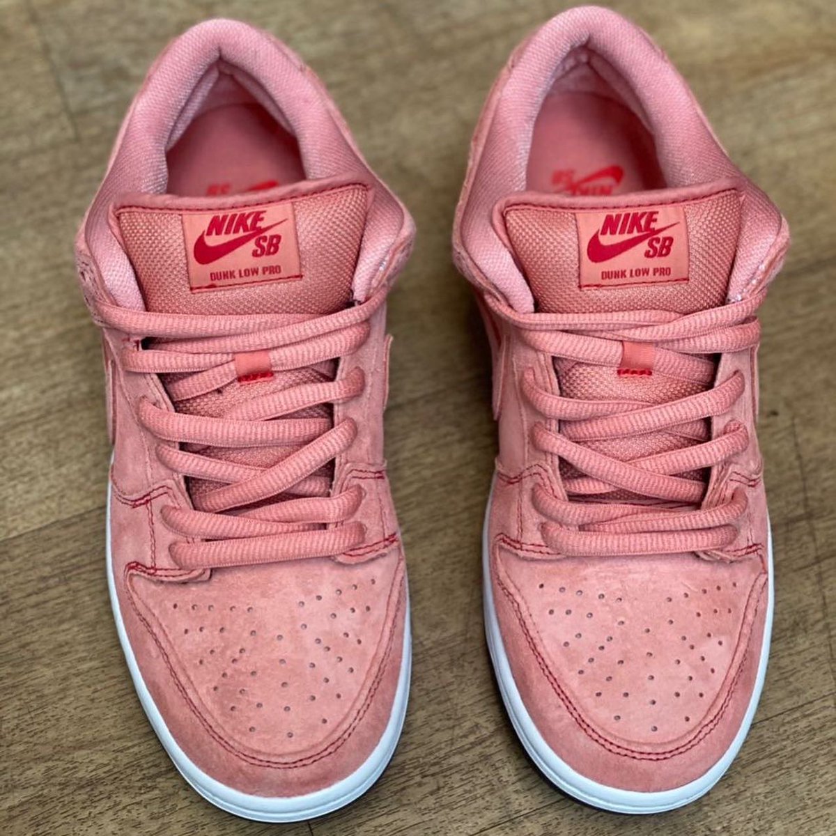 nike sb dunk low pro prm atomic pink