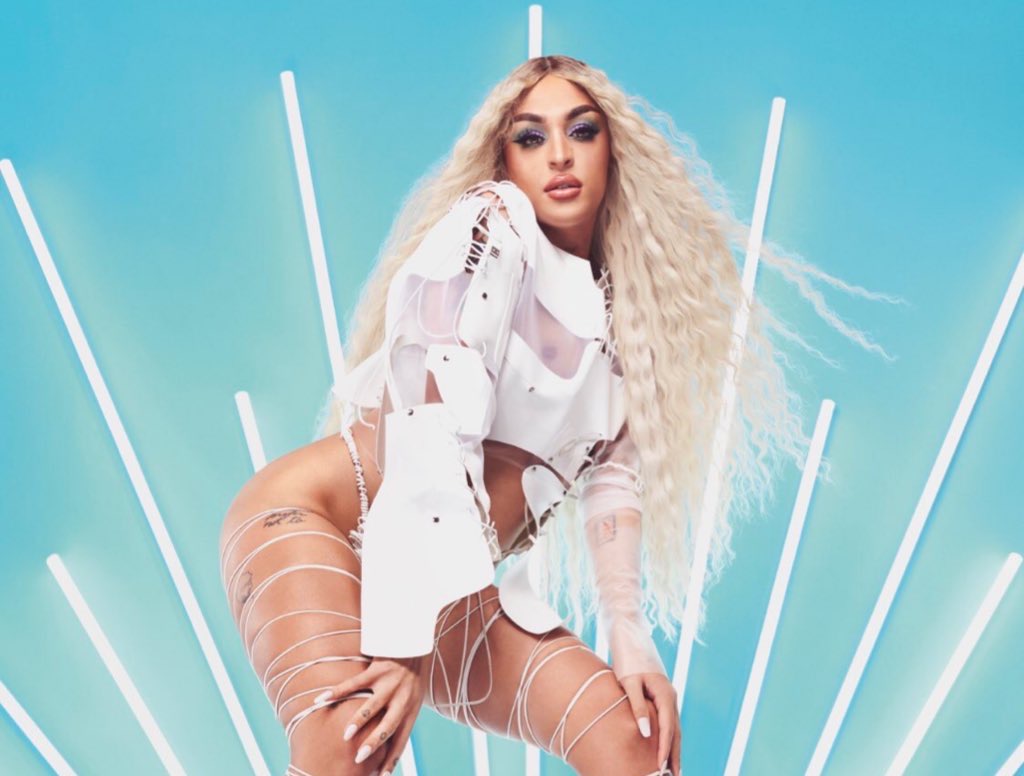 🚨 Preparando o terreno para serem o maior ato do pop brasileiro, rumores apontam que Anitta, Luísa Sonza e Pabllo Vittar estão neste momento gravando um videoclipe em São Paulo.