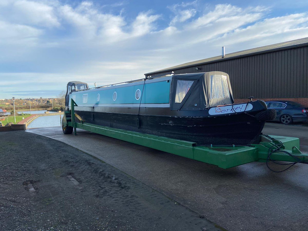 justpootlin's tweet photo. Corkey a bums out of the water ready to be steam cleaned and re-blacked #boatsthattweet #dirtybum https://t.co/9CSSR2bjPD