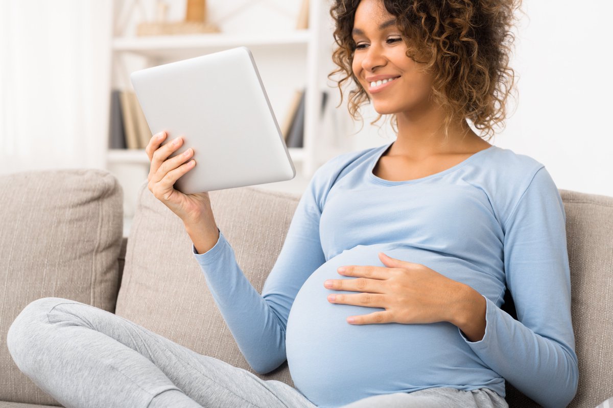 ExpectMore's tweet photo. We interviewed Dr. Bettina Paek, maternal-fetal medicine specialist &amp; CEO of eDoula, an app that combines labor support content &amp; better access to tele doulas. Read to learn more about eDoula &amp; how COVID-19 has impacted their work. → https://t.co/7ApVu2cdEE https://t.co/mQwDsj0t6a