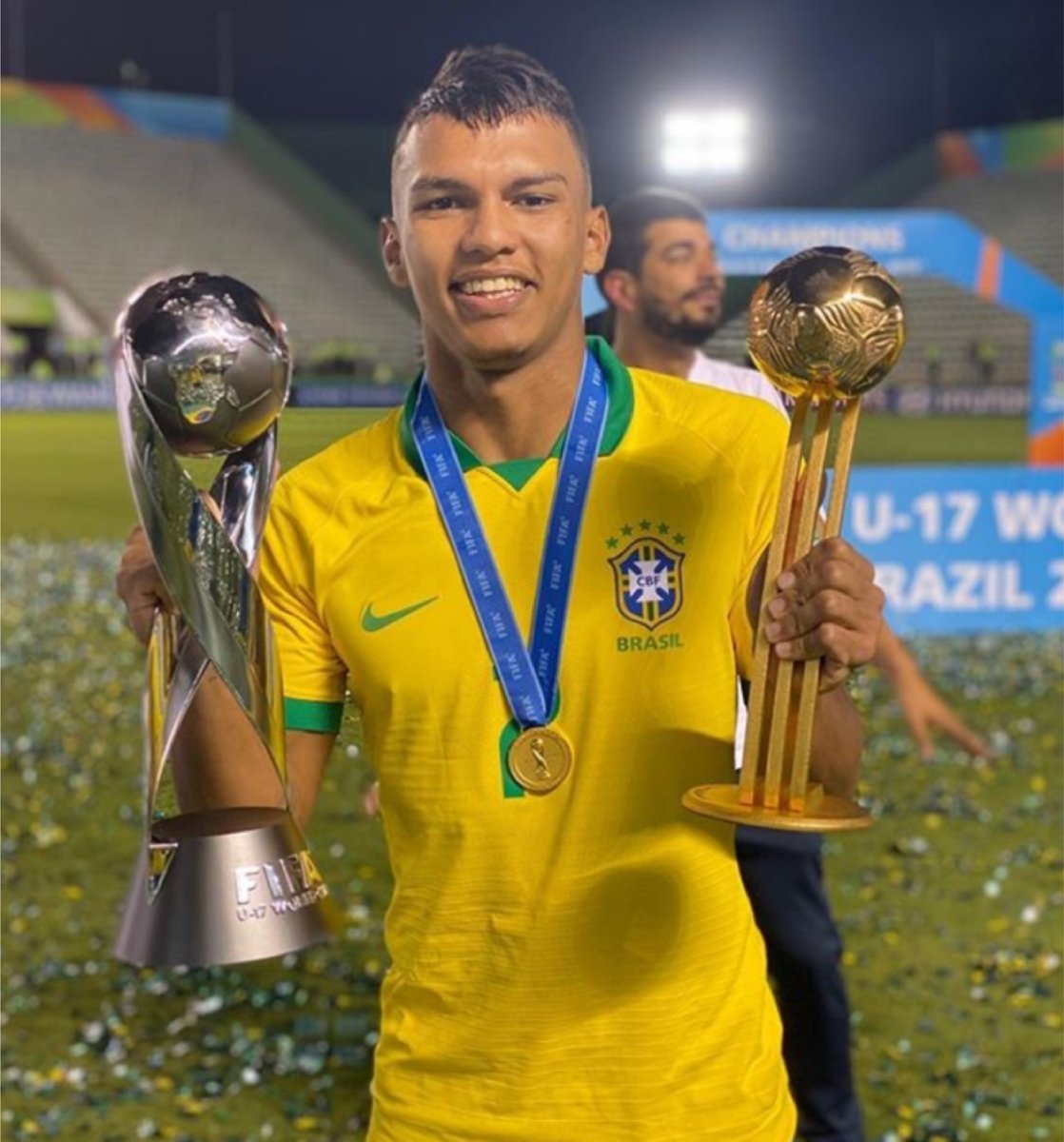 Una de las jóvenes promesas del continente juega para el Palmeiras. Hablamos de Gabriel Verón. El balón de oro del Brasil campeón de mundo sub 17 en 2019 es el jugador más joven en la historia del Verdao en convertir por Libertadores.