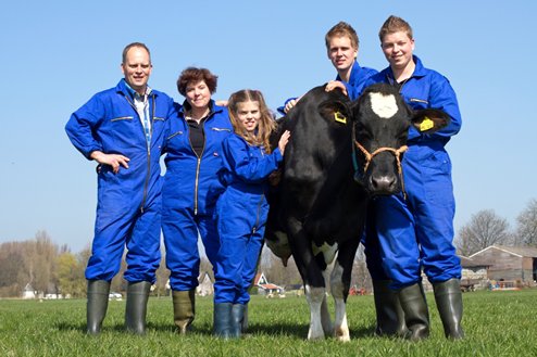 Kamerleden en <a href="/carolaschouten/">Carola Schouten</a> <a href="/minlnv/">Minlvvn</a> wilt u bij #BegrotingLNV ook denken aan toekomstdroom gezinnen op agrarische bedrijven. 
Samenleving, landschap en #BoerEnGezin op weg naar mooie toekomst met perspectief voor ons allemaal!
@TjeerdD66 <a href="/LauraBromet/">Laura Bromet 🍀🕊</a> <a href="/estherouwehand/">Esther Ouwehand</a> <a href="/JacoGeurts/">Jaco Geurts</a>