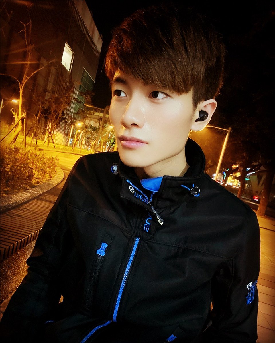 藍天 tweet media
