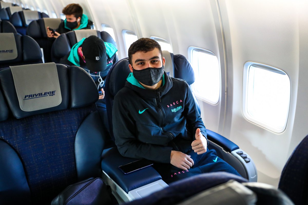 FCBarcelona_es's tweet photo. ✈️ Kiev, ¡allá vamos! 🇺🇦 https://t.co/ouznptSPEG