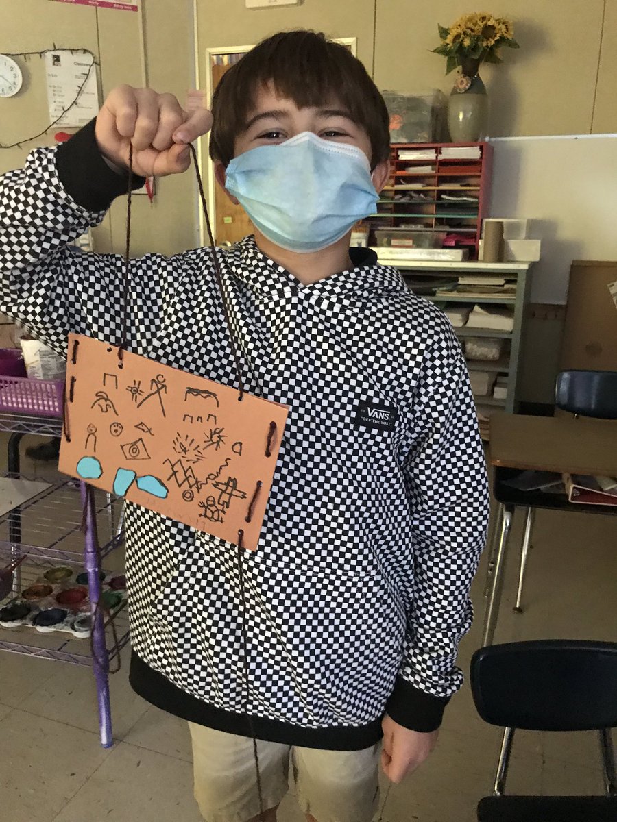 ArtRadabaugh's tweet photo. 2nd grade finished their bags inspired by Native American culture and natural resources. @NhcsArts @mcwredhawks https://t.co/brcvs30Ynw