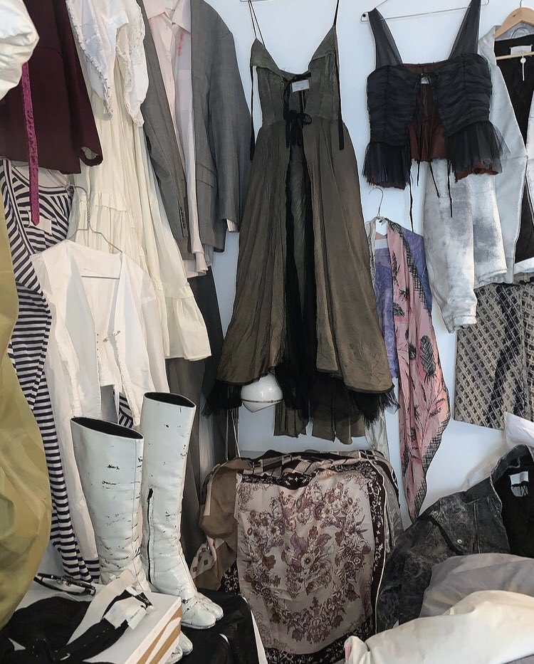 bronzephallus's tweet photo. adrian appiolaza’s maison martin margiela archive ranging from 1989 to 2008. https://t.co/1Z7XdnO4lJ