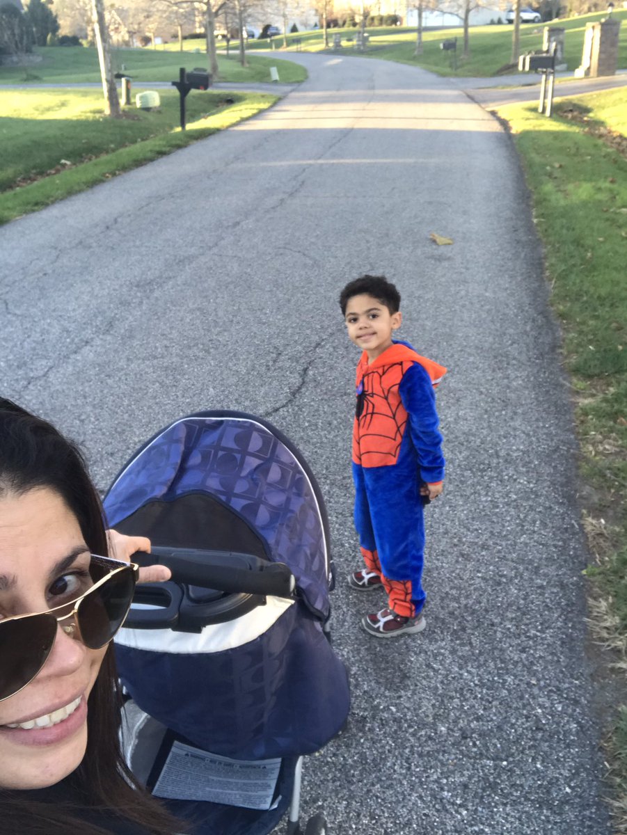 VeroAtterbeary's tweet photo. Virtual Turkey Trot with the family! #virtualturkeytrot #1milewalk @PRESPhysEd #pres #hoco https://t.co/vEUCKcYGE3