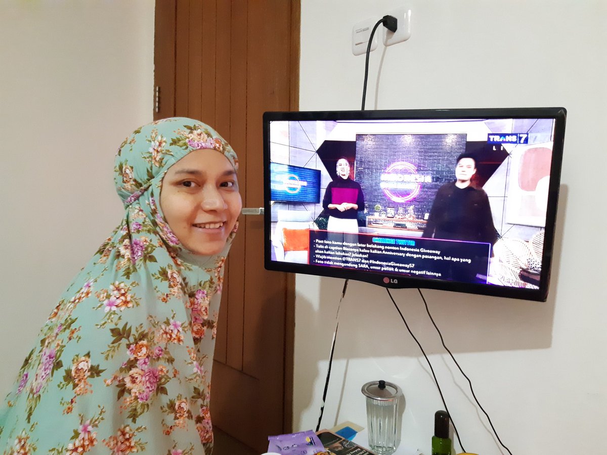 Sithawd's tweet photo. @TRANS7 Biasanya seminggu sebelum anniv, aku &amp; suami bikin rencana destinasi yg pernah kita datangi bersama sewaktu dulu masih pacaran, 
semacam napak tilas gitu..Kayak ke tempat makan yg sering kita kunjungi dulu 😊 #IndonesiaGiveaway57 https://t.co/WeZnA71N3p