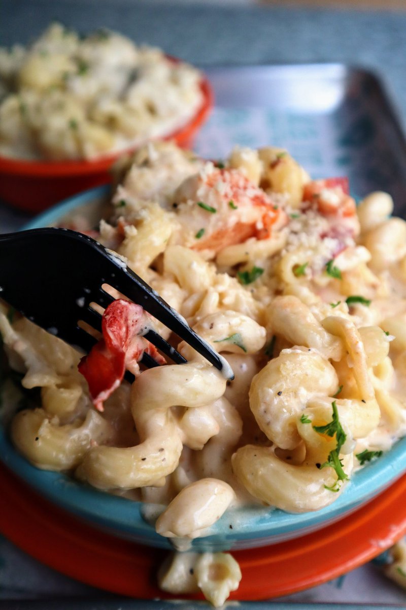 Lobster Mac n Cheese Time before Turkey Time on Thursday! Eating goooood this week. 😋
#loveRTM https://t.co/GLiDF1K5AF