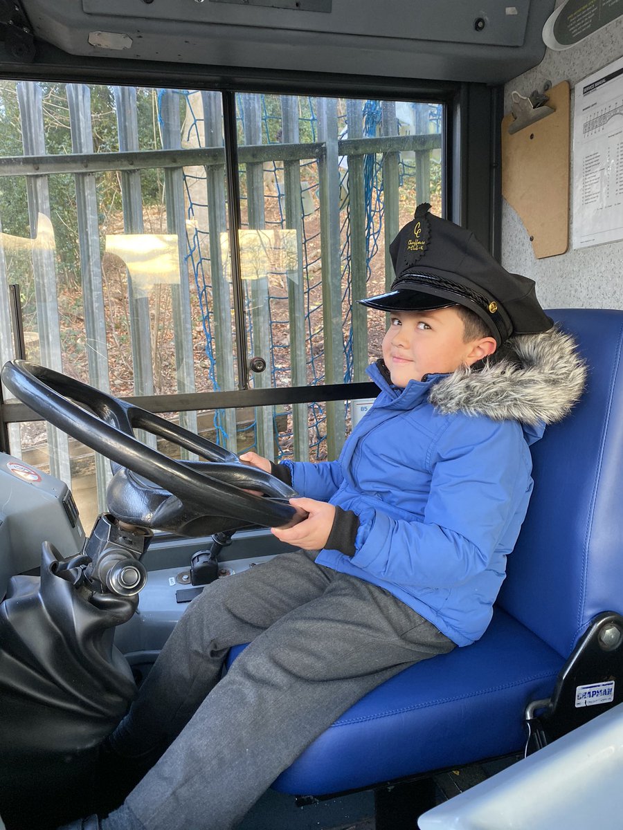 AbbeyPrimary's tweet photo. #rec #librarybus the driver read us a story too https://t.co/Qs92B4RZNY