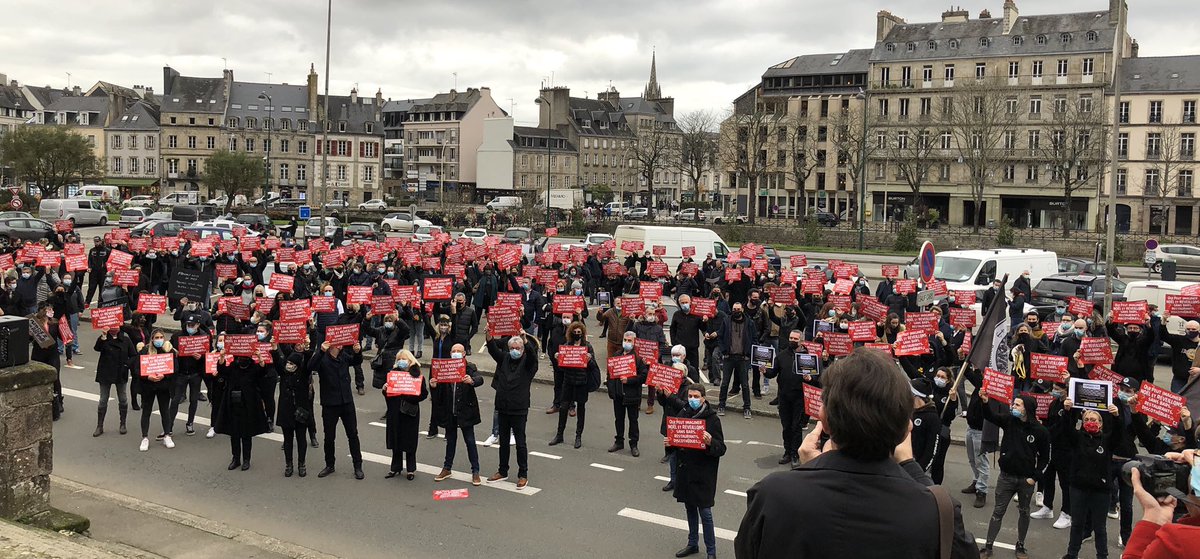 Manifestation à Quimper de #umih pour dénoncer l’absence de visibilité pour la réouverture des bars, cafés,restaurants et discothèques.
