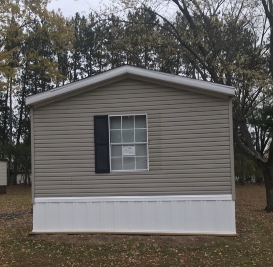 _officialadg's tweet photo. Our FOCUS home of the week features a 3 bed, 2 bath home located in Plover Pointe Manor, Plover, WI! This home is located in a very quiet community and features in unit laundry as well as large walk-in closets. Learn more here: https://t.co/WnxgmlWHVt https://t.co/pDckEDGgvP