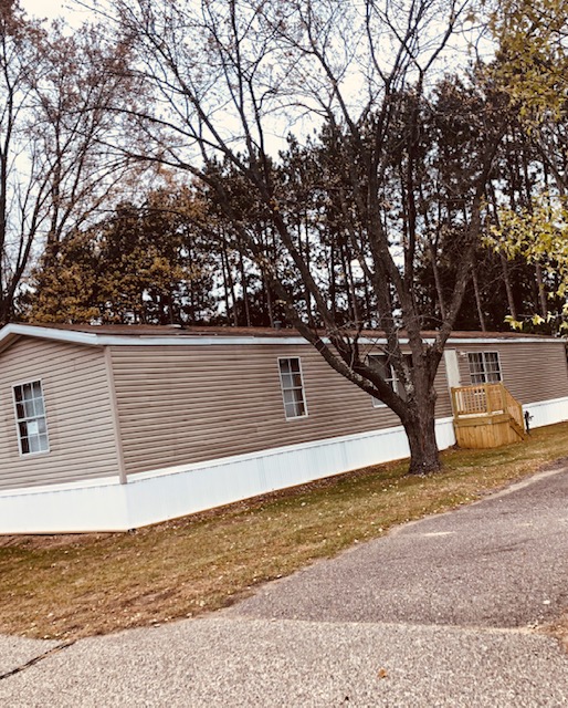 _officialadg's tweet photo. Our FOCUS home of the week features a 3 bed, 2 bath home located in Plover Pointe Manor, Plover, WI! This home is located in a very quiet community and features in unit laundry as well as large walk-in closets. Learn more here: https://t.co/WnxgmlWHVt https://t.co/pDckEDGgvP