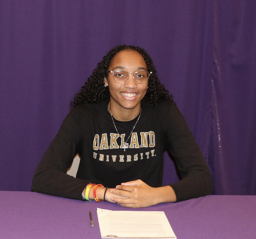 Congratulations to Kennedie Montue! She has signed to play basketball <a href="/oaklandu/">Oakland University</a>! <a href="/PlumAthletics/">Plum Athletics</a> <a href="/PlumBasketball/">Plum Girls Basketball</a> <a href="/PlumGirlsHoops/">Plum Lady Mustangs Basketball</a> @MrSzarmach @phsmustang <a href="/fishellj/">Joe Fishell</a> <a href="/OaklandWBBall/">Oakland Women's Basketball</a> #plumproud #rollstangs
