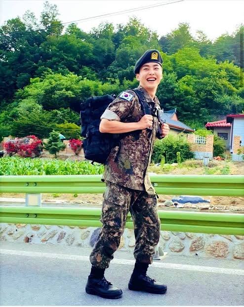 Sunriseluvvv's tweet photo. Es la primera vez que posteo sobre alguien que no sea Cravity, pero realmente estoy feliz porque Minseok dentro de poco estará de regreso, lo extrañe mucho y espere por él, así que no puedo evitarlo 💖
#EXO #MinseokIsBack #MinseokWelcomeHome
@weareoneEXO https://t.co/ErkUeWrc9i