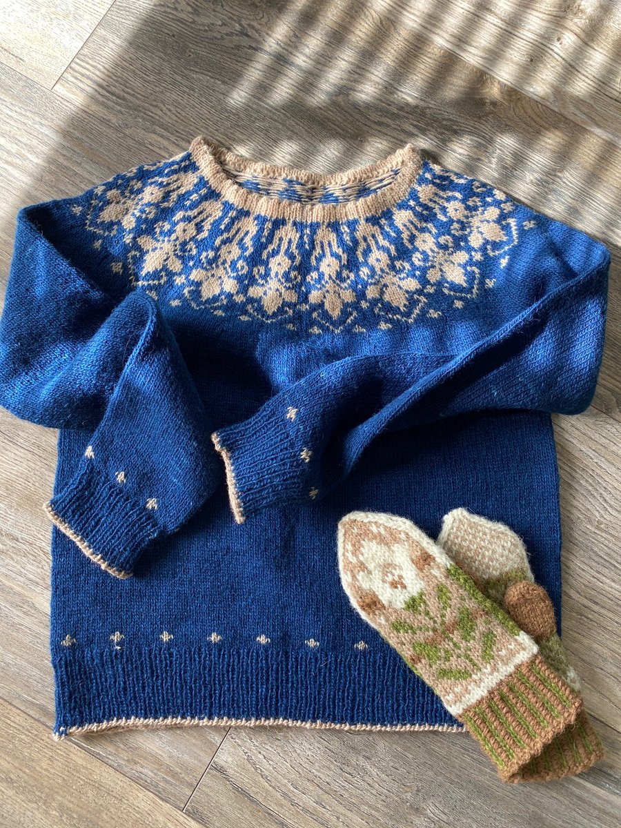 ProjectBaaBaa's tweet photo. #ProjectBaaBaa's #WoolShowcase Irish Designers and Makers photography for sale features https://t.co/aQ68gH8Oyb Albhiona McLaughlin designed knitted dress in YarnVibes % Organic Irish Wool @galway2020 https://t.co/vI3QizgavF