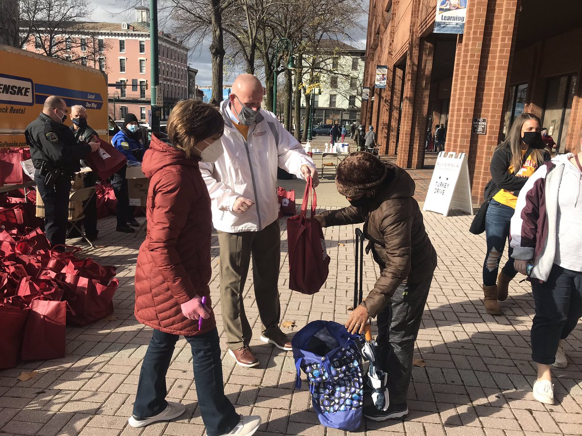 AlverniaU's tweet photo. Turkey Drive is underway! https://t.co/PLbxPzagVz