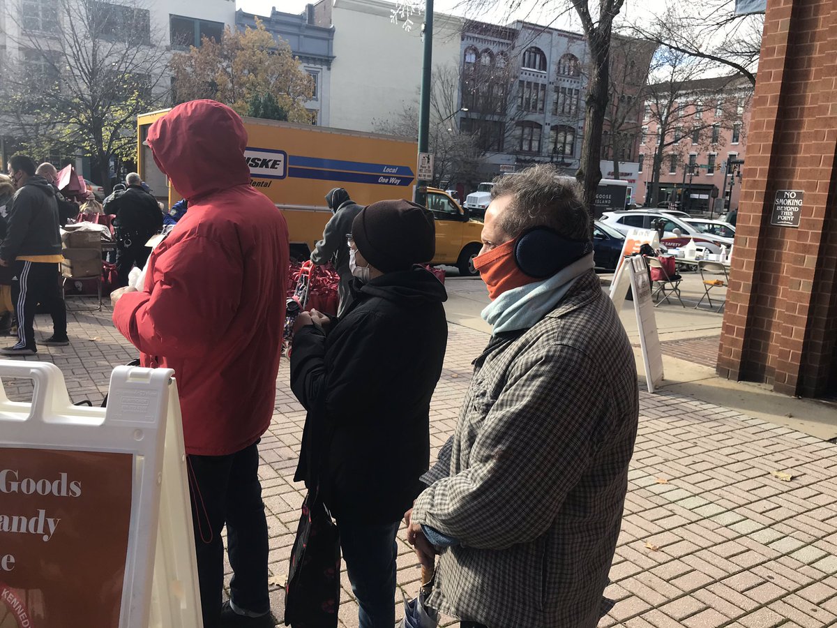 AlverniaU's tweet photo. Turkey Drive is underway! https://t.co/PLbxPzagVz