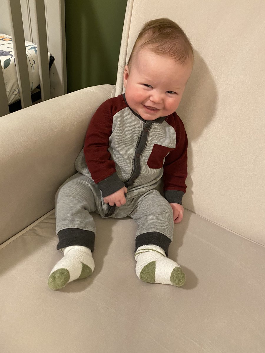 laurenfbillitz's tweet photo. This cutie is 4 months old today. He’s the bestttt. 🥰 https://t.co/De02oamec5