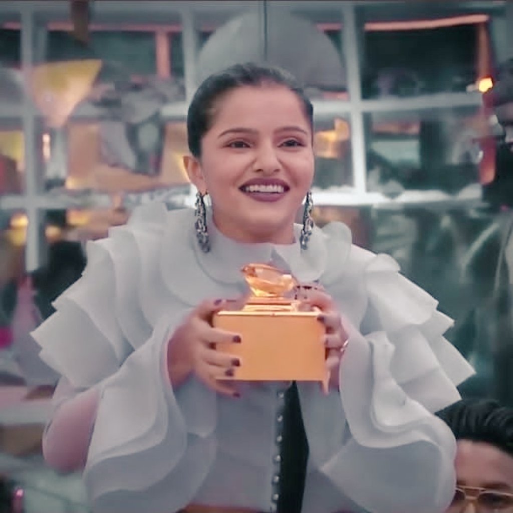 bhavinvachhani2's tweet photo. Whom are you supporting?

📌Target:-) 500+💥

 RT🔁   for  #RubinaDilaik 
Like❤ for #JasmineBhasin

@justvoot @ColorsTV @BiggBoss 
#RubinaDilaik #StellarJasminBhasin #JasmineBhasin #BBTrendMasterJasminBhasin #BBTrendMasterRubinaDilaik
#BiggBoss14  #BB14 #BiggBoss2020 https://t.co/rr0AXvDcjh