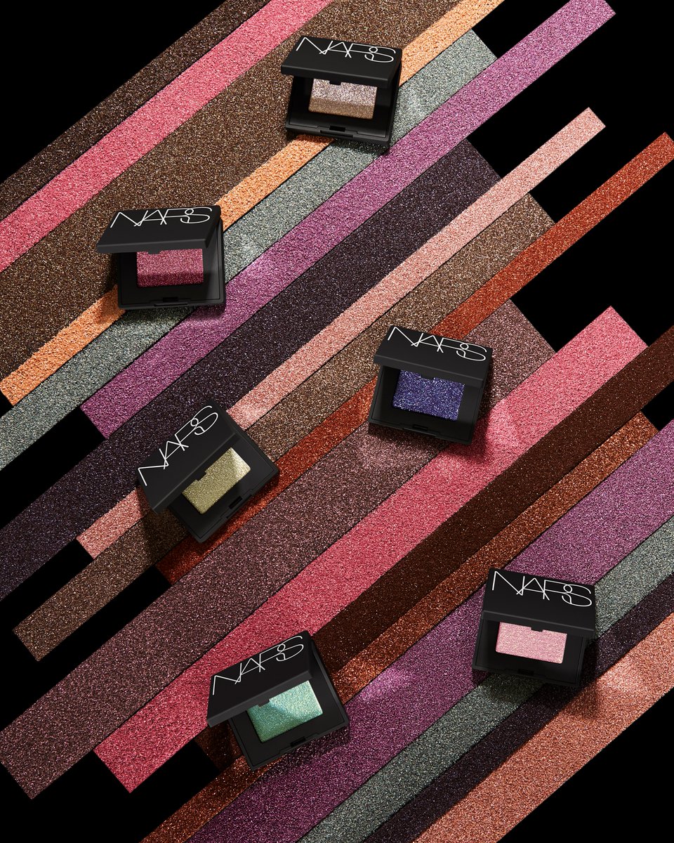 NARSCosmetics's tweet photo. Build. Blend. Beam. You set the scene with Hardwired Eyeshadow. Its longwearing, crease-resistant formula takes eyes to a new dimension—all night long. https://t.co/SAC9UGXim3