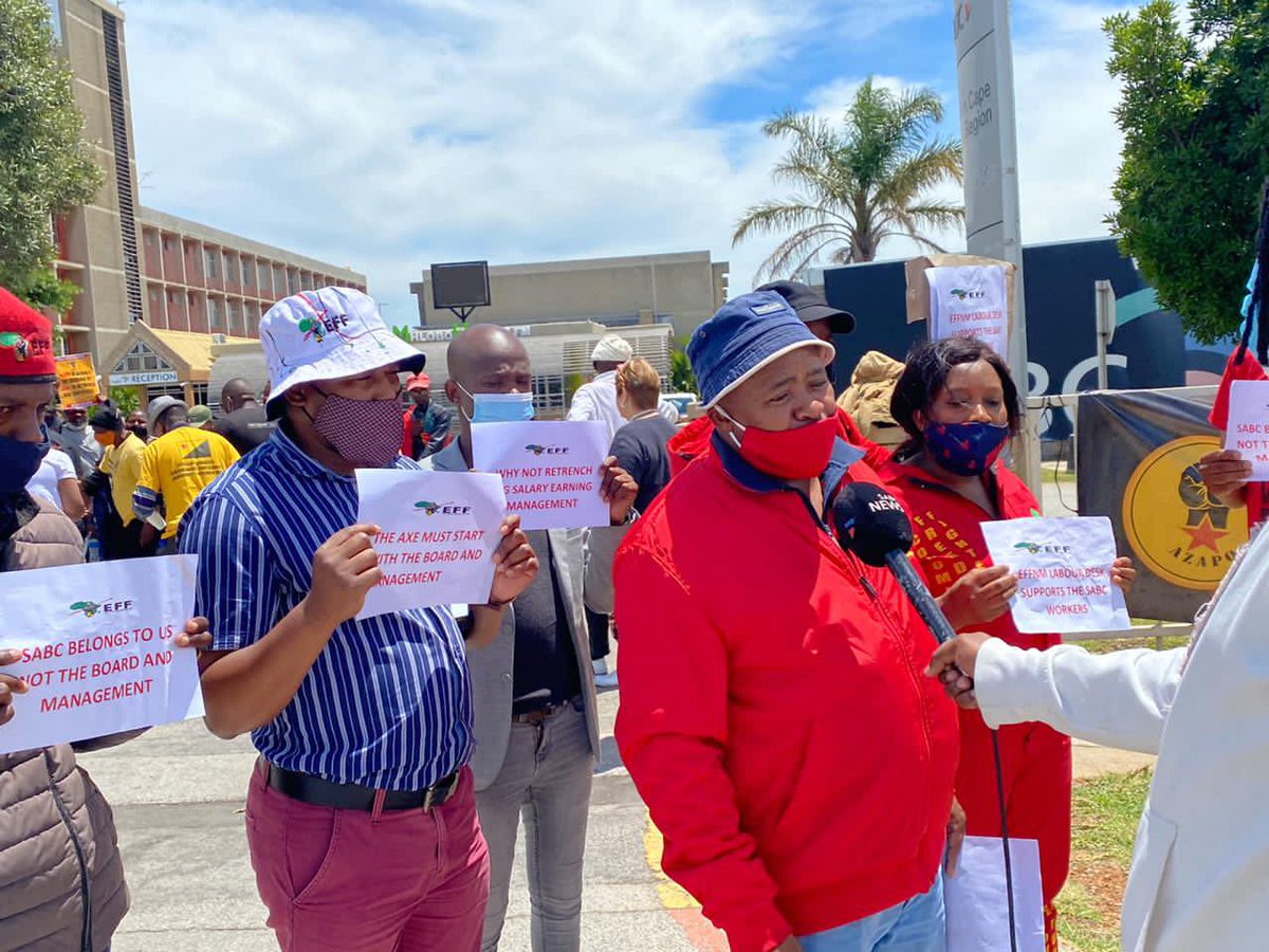 EFFNMR's tweet photo. @EFFNMR @EFFSouthAfrica joined the workers of @SABCnews_ @SABCNews @UWFM88_106FM at the Port Elizabeth Offices https://t.co/I5nDNkAtpe