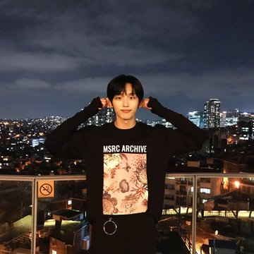 BIG5_Spain's tweet photo. [INSTA] 21.11.20 Gunmin
❇
Mis orejas están congeladas
Mis manos también

#TodoDeRepente #HaceFrío 

Vía: big_gunmin
Trad: Cris B.I.G Spain
Coged con créditos https://t.co/SfTBM0Vozh