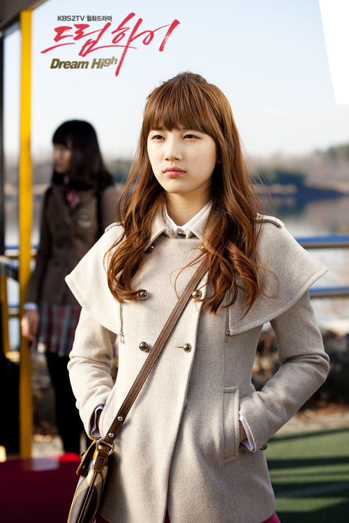 SuzyBaeTS's tweet photo. and this is how i met Bae Suzy: #gohyemi https://t.co/iXYHCcVvYh