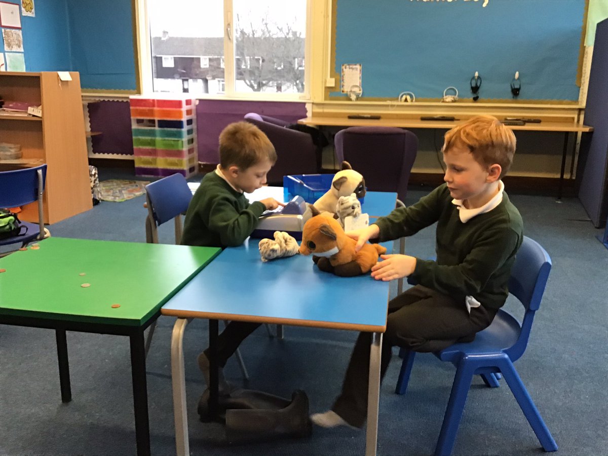 MissSteel7's tweet photo. We are loving our ‘Toy Shop’ at the moment! Taking turns to be the shopkeeper and customers, and getting some coin practise in too. @MissBTweets1 @FernieleaSchool #happysafeachieving #sharingiscaring #maths #learningthroughplay https://t.co/VmTGbIqwqj
