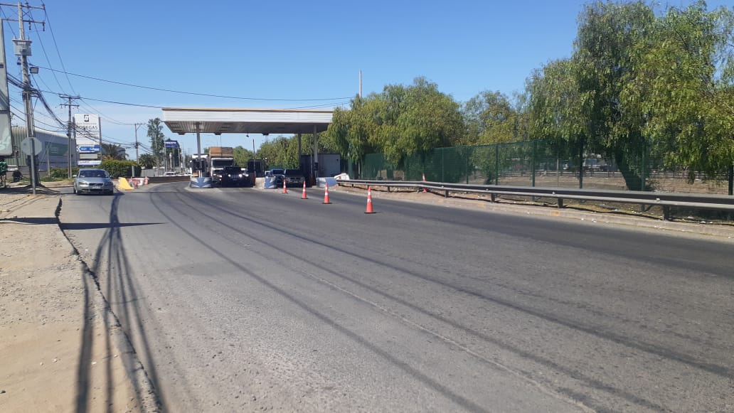 rutadelmaule's tweet photo. ⚠️ Atención: Minsal realiza control sanitario en km. 253 en dirección al norte, sector Peaje lateral Varoli.

Recuerda: Lo más importante es cuidar la salud. #CuidémonosEntreTodos #LejosMásUnidosQueNunca https://t.co/3Aua611nbM