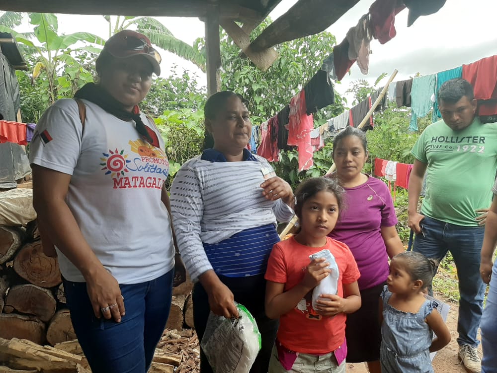 renaldyLG's tweet photo. Jóvenes Promotores Solidarios del Departamento de Matagalpa realizan visita y entrega de obsequios enviados por el Comandante Daniel en la Comunidad del Carmen, peñas Blanca, La Dalia.
#FelicesDeCompartir ✌🏻♥️🖤 @PromSolidaria  @JPSM19J https://t.co/fpjM2kB64w