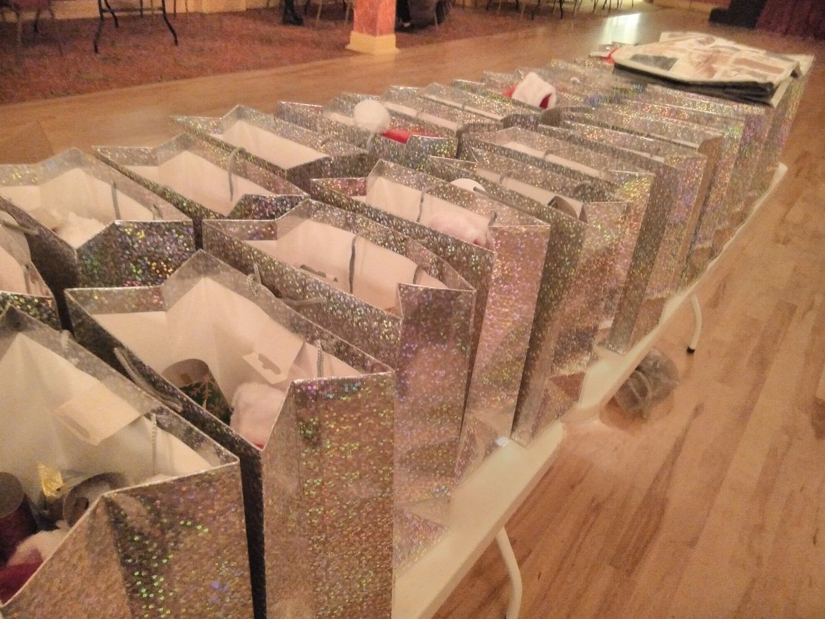 elainefox18's tweet photo. Festive hampers for 9 care homes and 50 bags of goodies for our guest  carer's isolated at home done today by  me and the team at Dancing with Dementia @SalfordNow @GaryAshton68  @KeeleyMP  @salford_mayor  @SalfordCVS https://t.co/EV9s5DJA5A