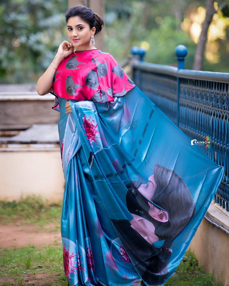 mymoviebazaarka's tweet photo. Costume designer @LaxmiKrishna14 exclusively designed a special saree to promote to wear mask👌👌 👌💖😘💖 @Karunya_oficial

Follow @n_chitraranga

#nammachitraranga #karunya #costumedesigner https://t.co/PvAfoB30sd