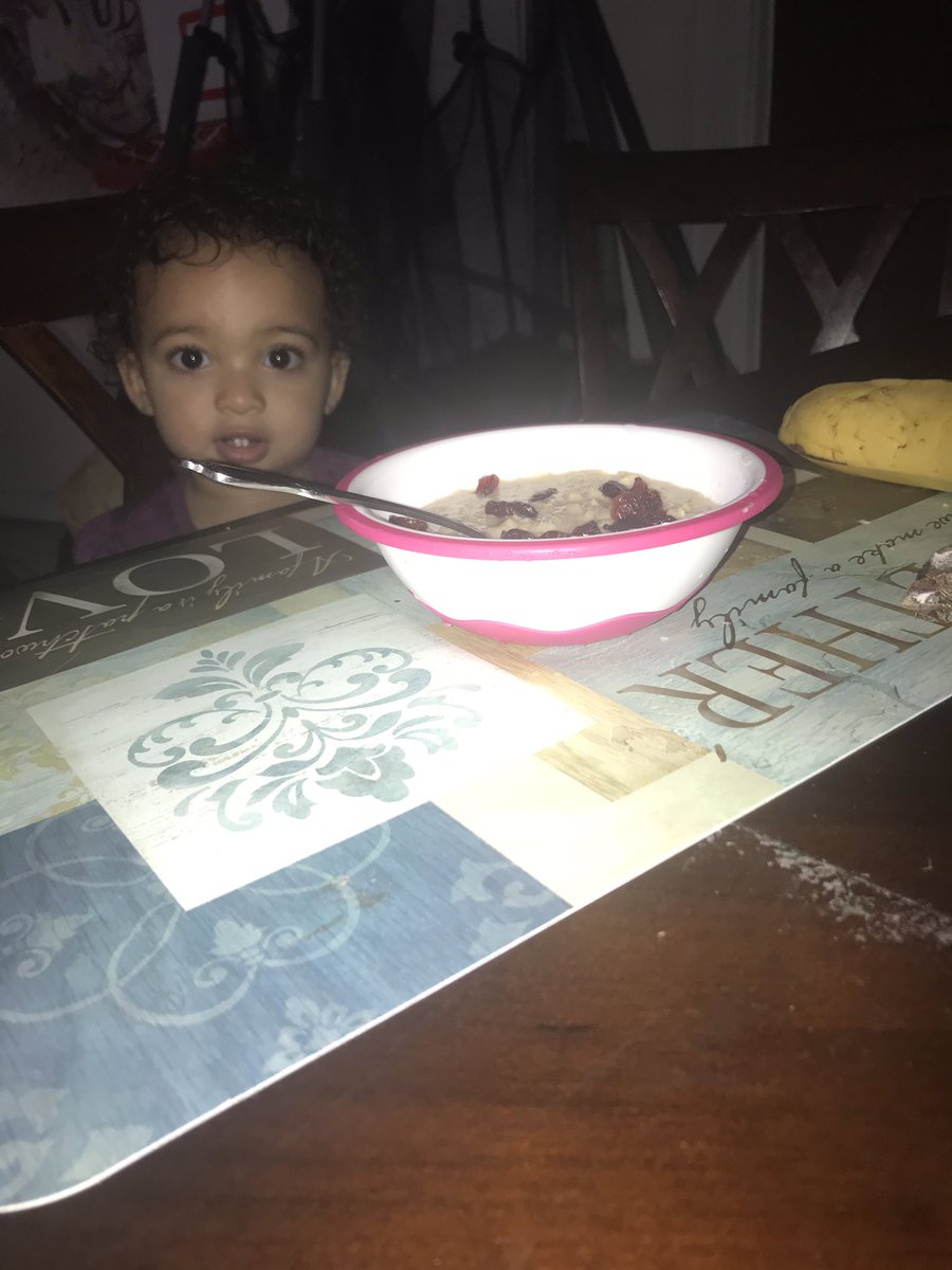 iforkswyoshi's tweet photo. 🔥🥳🥳🥳🥳🔥 #BREAKFAST w #CHEFYOSHI🐲
🥳🥳Oatmeal & Silk Milk (almond)🥛 accompanied by #CRANBERRIES 💋 💋 so she kissed 💋 me
#BEAUTIES🧘🏽
🤽🏽♂️#HANDSOMES
🐕 #CHEFUNDERDOGS 🐕
🏆😆WHAT ARE ‘YOU’ EATING 🍽 FOR #BRUNCH & BREAKFAST 🥞, THIS MORNING ⁉️😇😍🥰 https://t.co/ZKEZrOtL6F