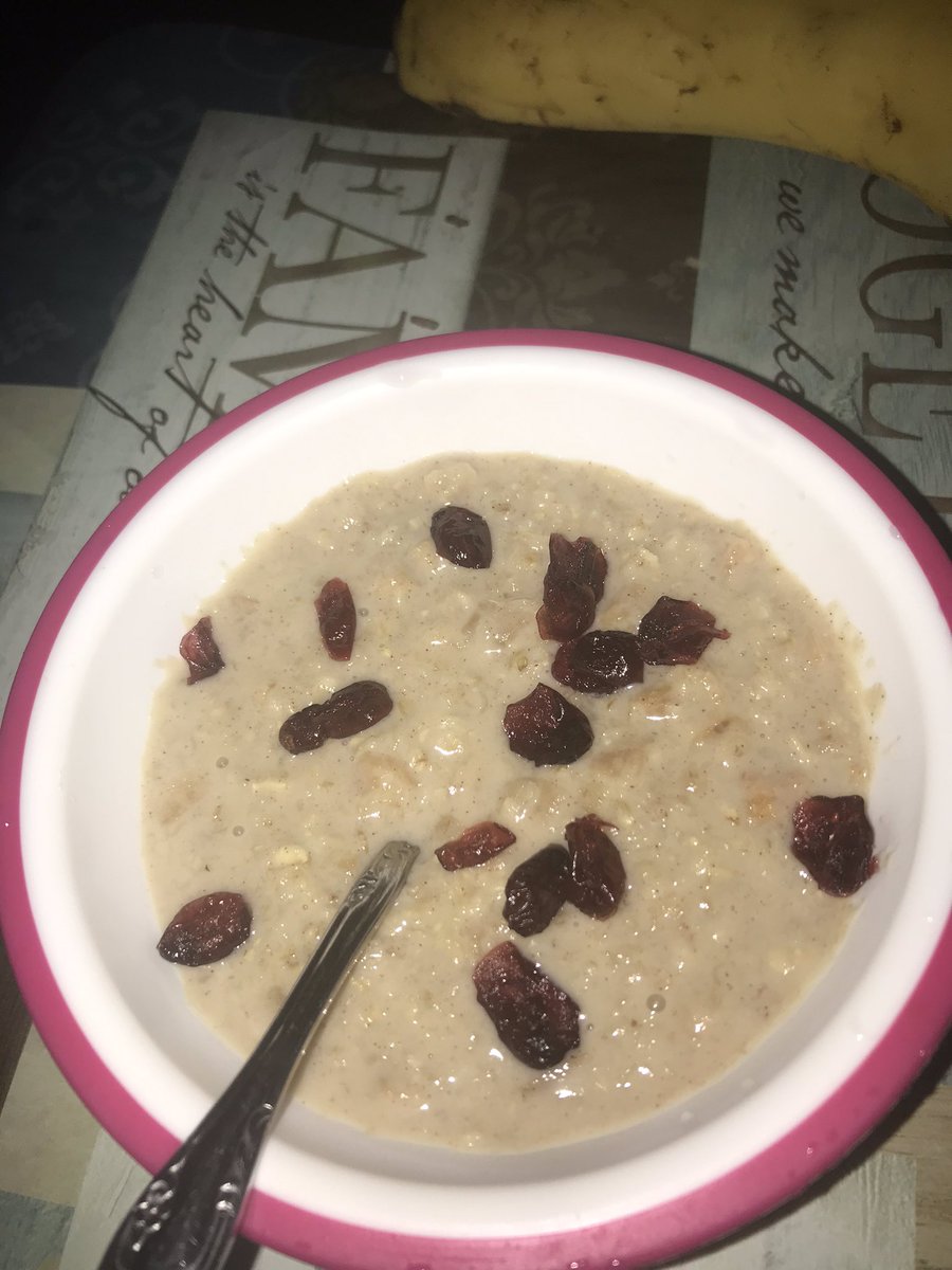 iforkswyoshi's tweet photo. 🔥🥳🥳🥳🥳🔥 #BREAKFAST w #CHEFYOSHI🐲
🥳🥳Oatmeal & Silk Milk (almond)🥛 accompanied by #CRANBERRIES 💋 💋 so she kissed 💋 me
#BEAUTIES🧘🏽
🤽🏽♂️#HANDSOMES
🐕 #CHEFUNDERDOGS 🐕
🏆😆WHAT ARE ‘YOU’ EATING 🍽 FOR #BRUNCH & BREAKFAST 🥞, THIS MORNING ⁉️😇😍🥰 https://t.co/ZKEZrOtL6F